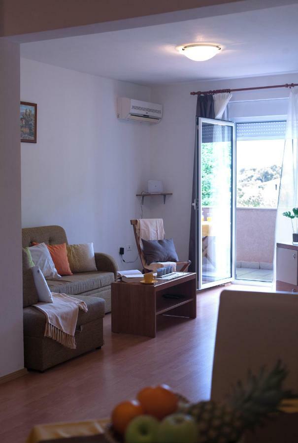 Apartment Helga Ližnjan Εξωτερικό φωτογραφία