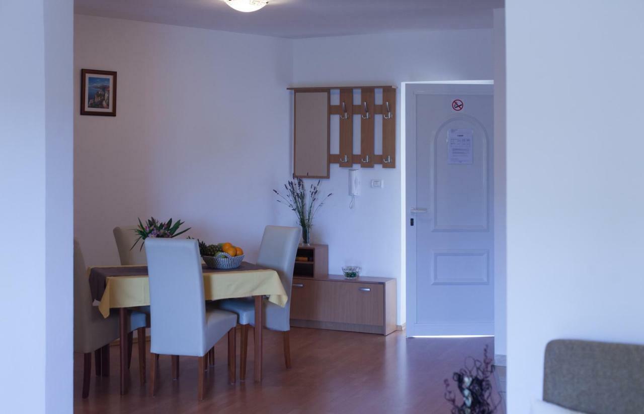 Apartment Helga Ližnjan Εξωτερικό φωτογραφία
