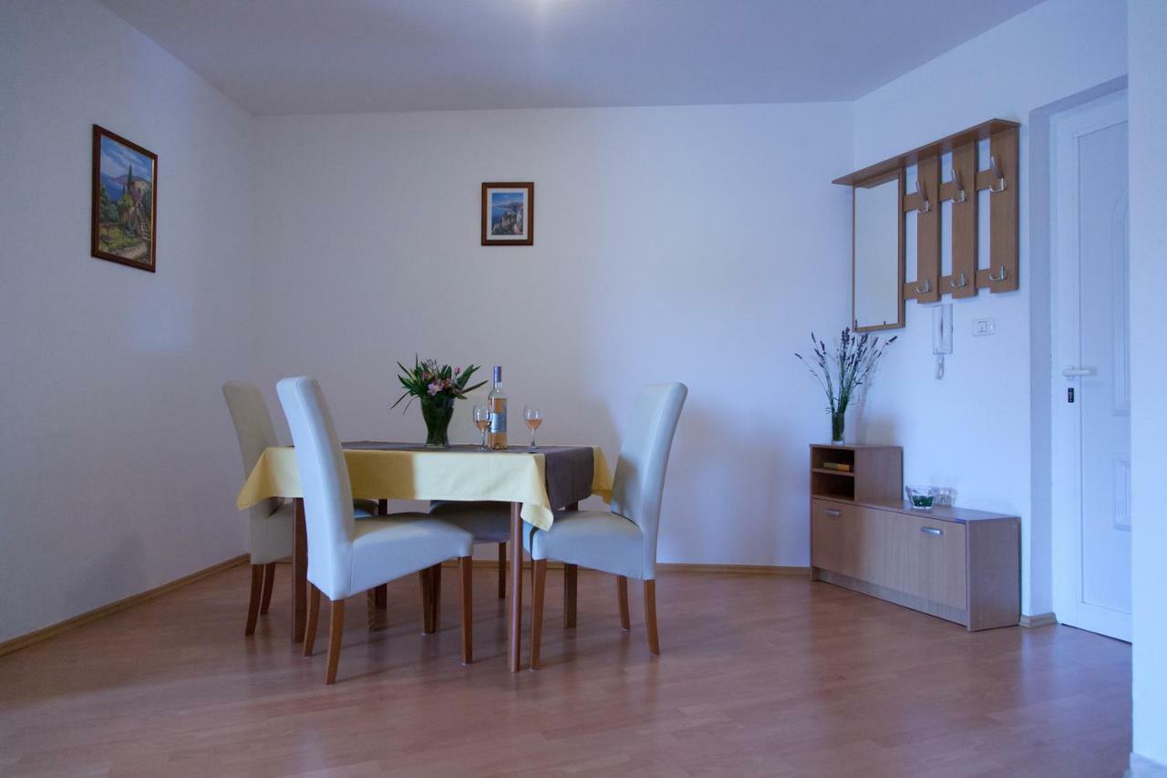 Apartment Helga Ližnjan Εξωτερικό φωτογραφία