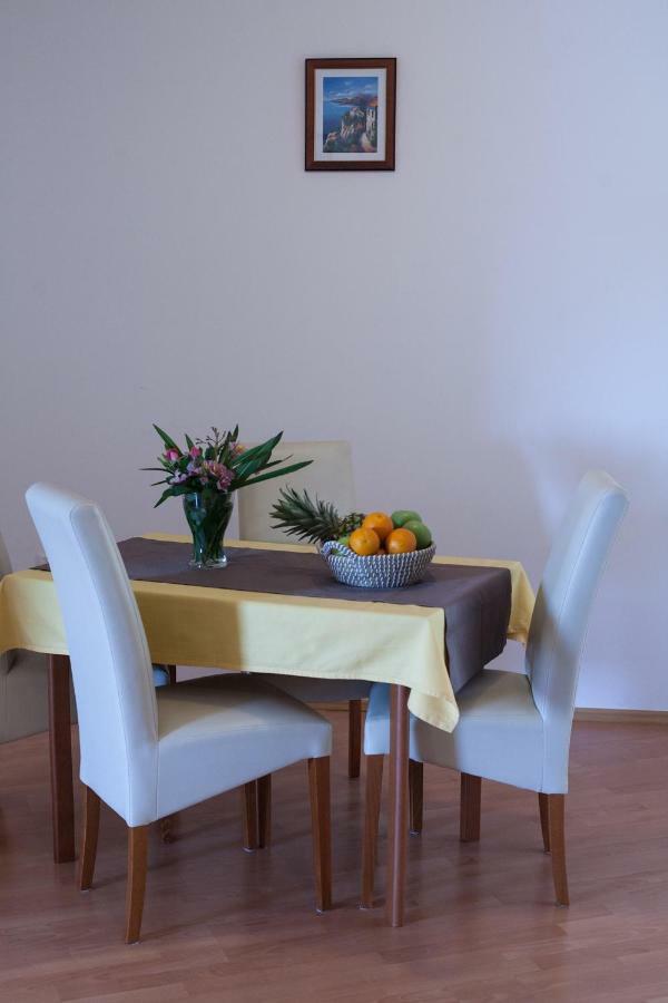 Apartment Helga Ližnjan Εξωτερικό φωτογραφία