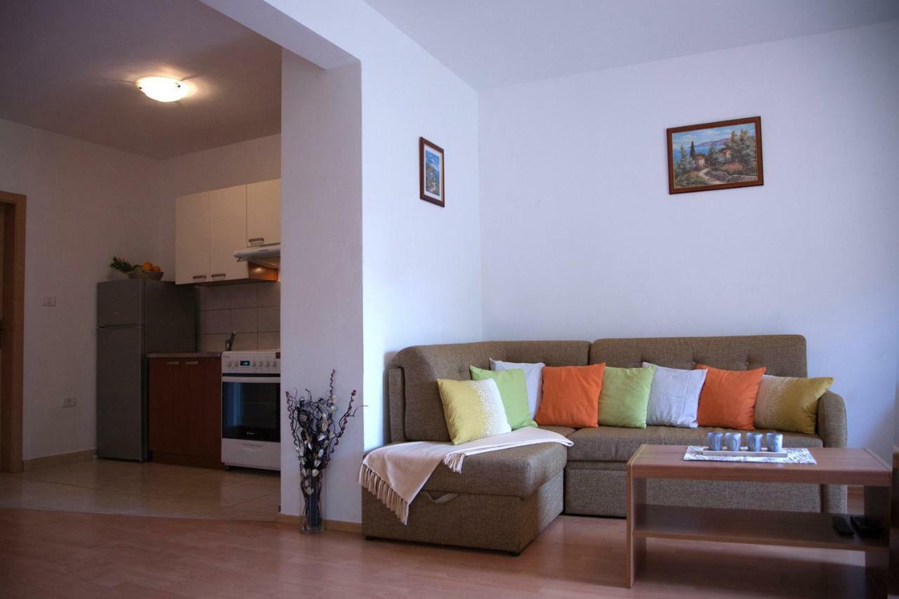 Apartment Helga Ližnjan Εξωτερικό φωτογραφία