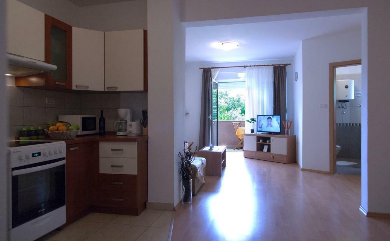 Apartment Helga Ližnjan Εξωτερικό φωτογραφία