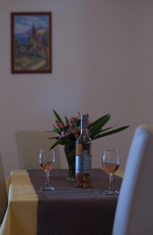 Apartment Helga Ližnjan Εξωτερικό φωτογραφία